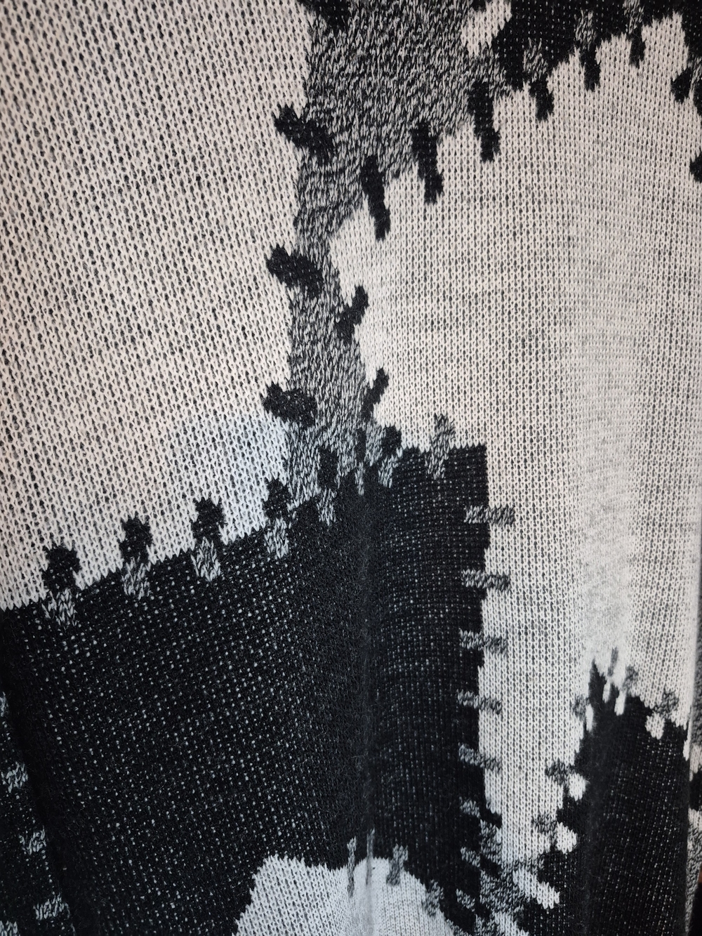 Willow Ridge Black & Gray Vintage Abstract Patchwork Crewneck Sweater - Picture 6 of 7